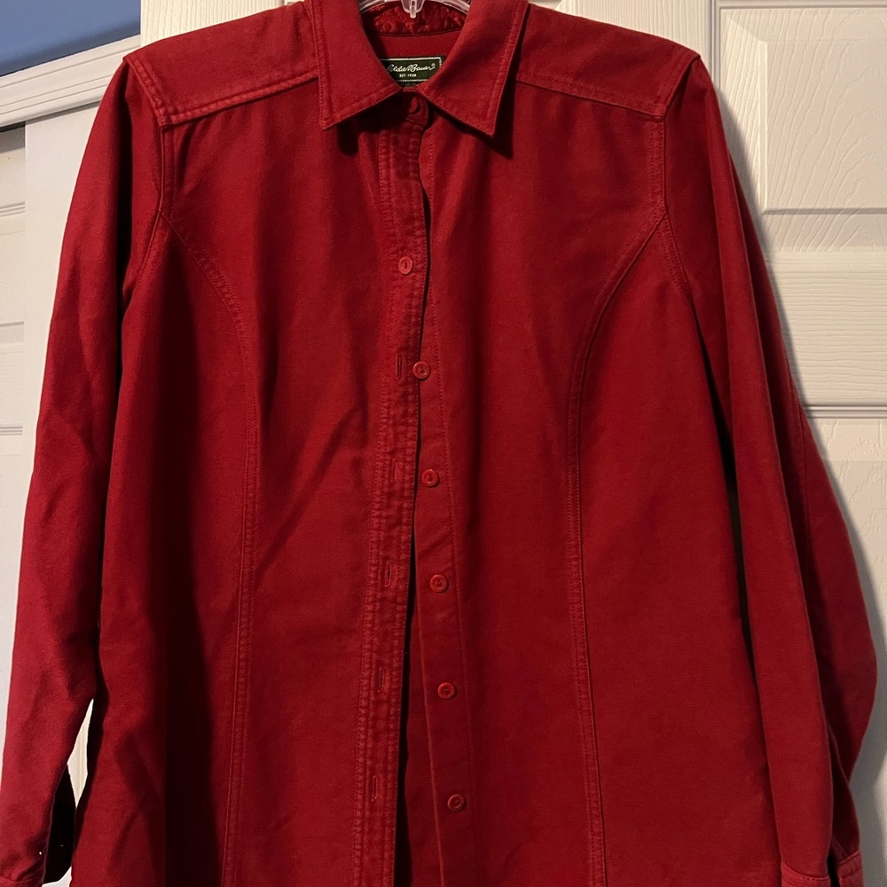 Festive red button down shirt in excellent condition